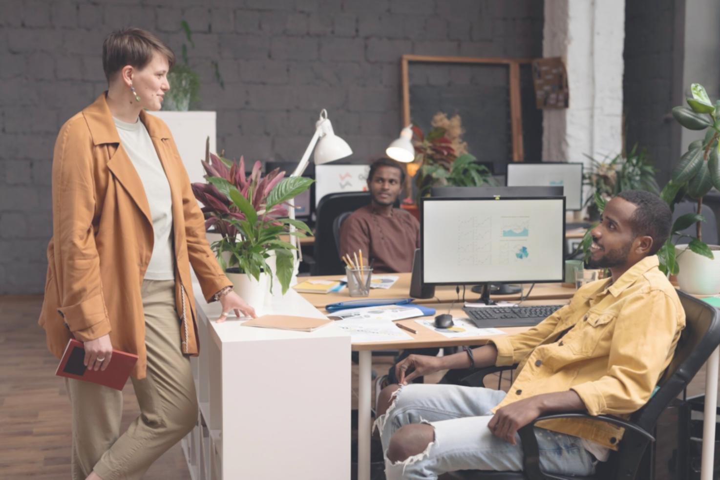 Gruppenarbeit bei der Analyse von Finanzberichten